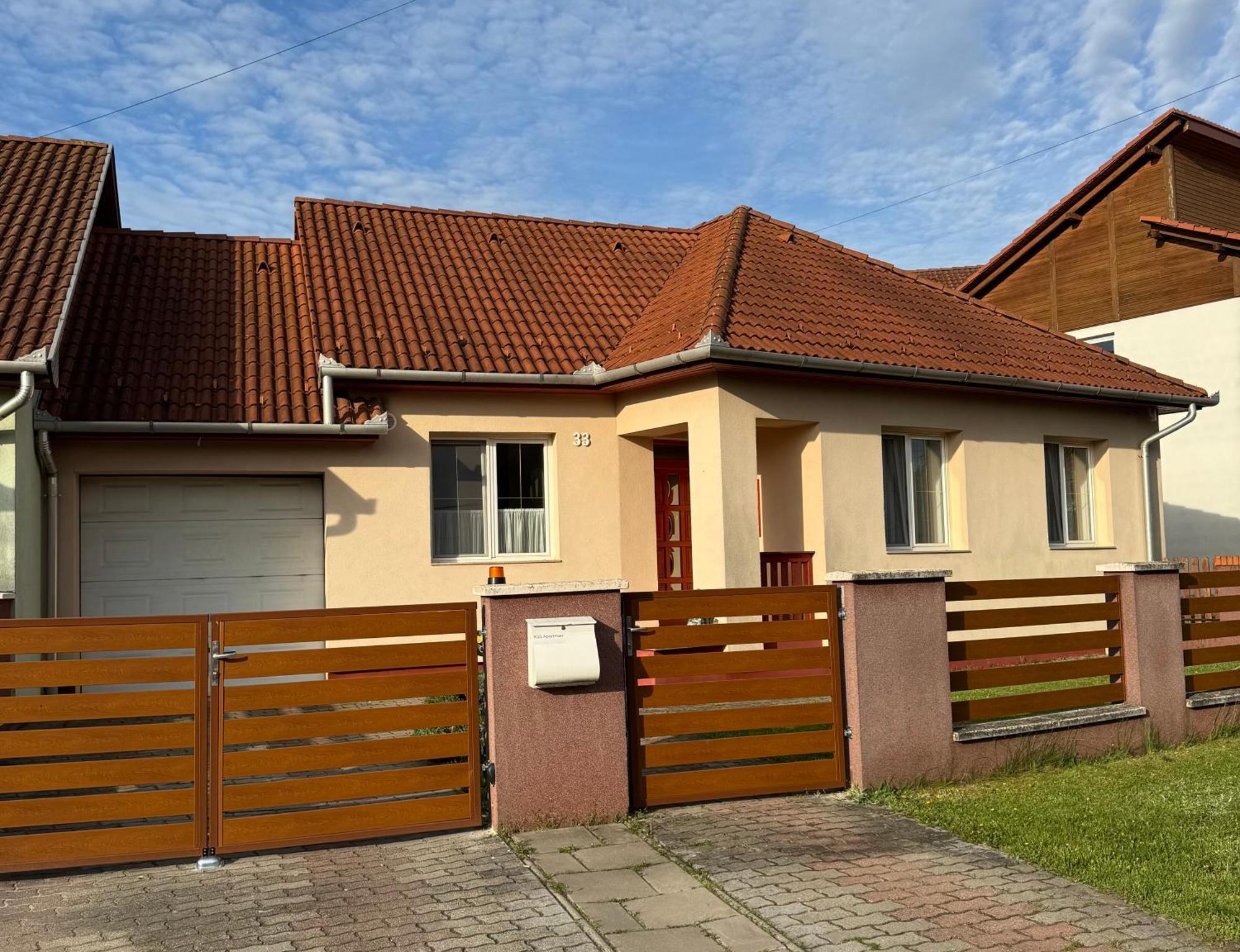 K33 Apartment Tiszaújváros Exterior foto